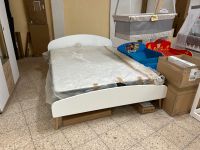 Bett Kinderbett Lattenrost Matratze Kinderzimmer Möbel UVP485€ Hessen - Schwalmstadt Vorschau