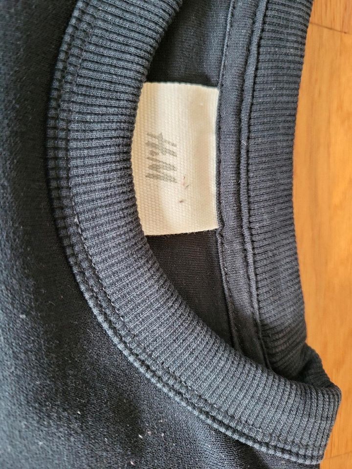 Sweatshirt von H&M Größe XS in Ellwangen (Jagst)