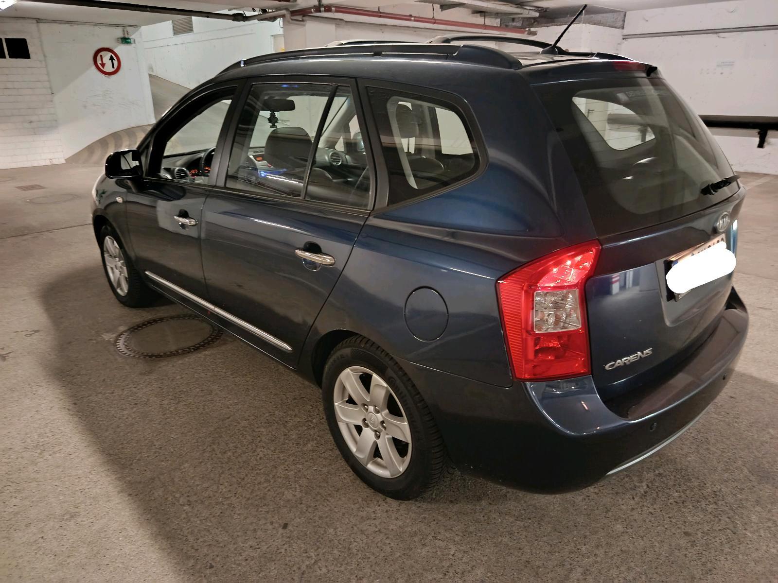 Abbildung des Autos Kia Carens 7-Sitzer Urla…
