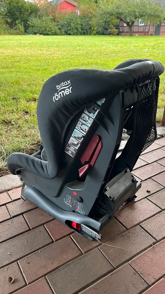 Britax Römer Duo Plus Kinder Autositz 9-18 kg in Salzhausen