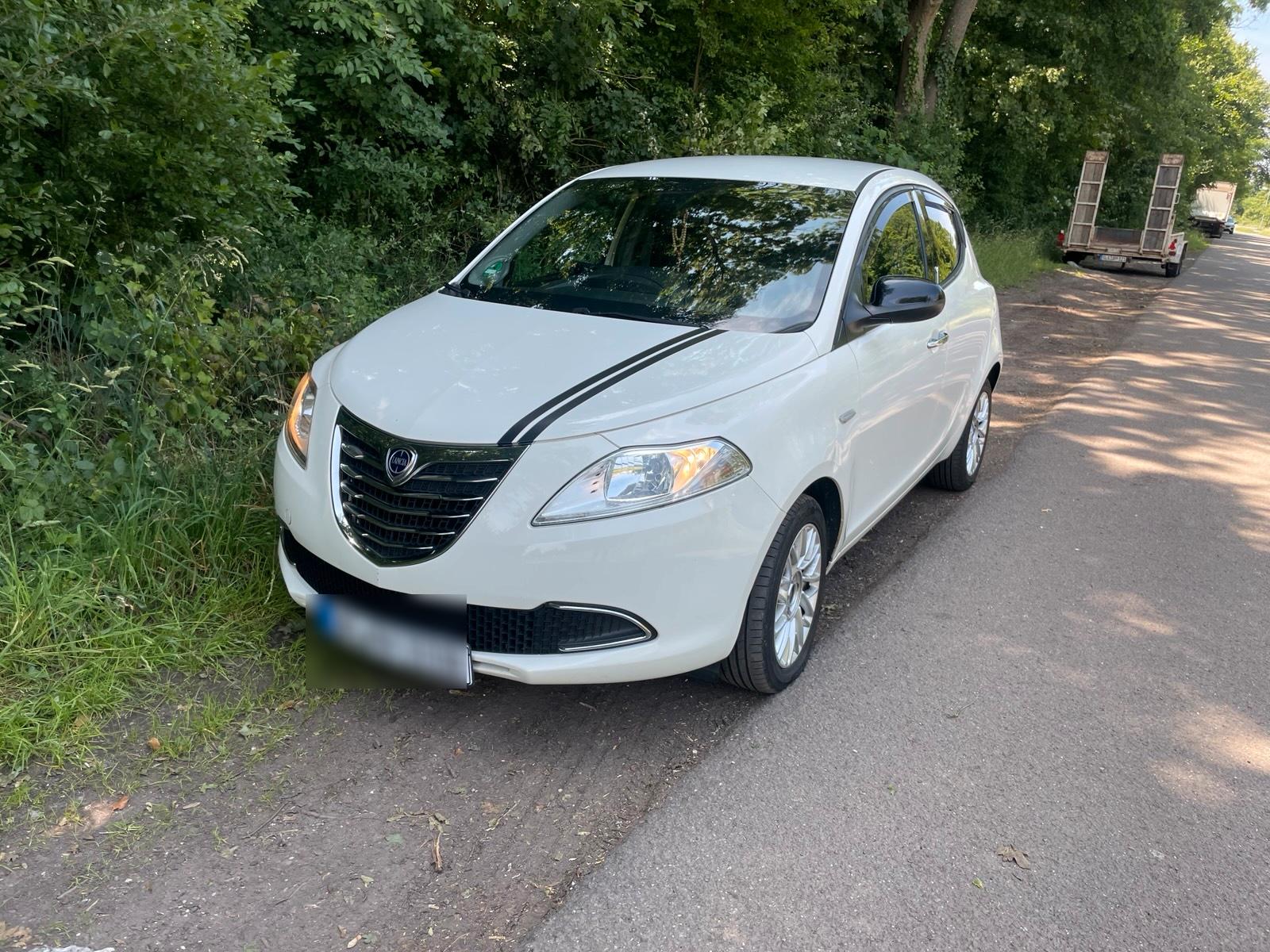 Abbildung des Autos Lancia Ypsilon 1.2