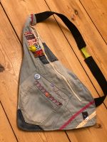 TriangelTasche  Schultertasche Umhängetasche Berlin - Treptow Vorschau