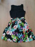 Kleid schwarz mit bunten Blumen gr. 36 S Niedersachsen - Stadtoldendorf Vorschau