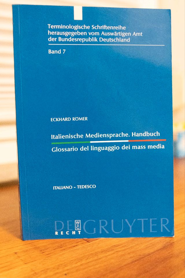 De Gruyter - Italienische Mediensprache. Handbuch. in Bonn