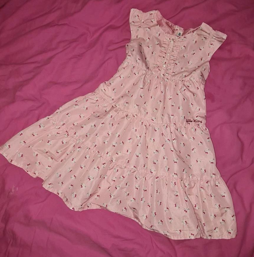 H&m hello Kitty Katze Kleid Drehkleid Schulanfang 128 in Lübbecke 