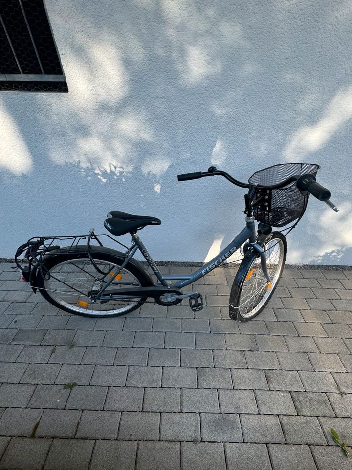 24 Zoll Damenfahrrad mit Korb in Marbach am Neckar