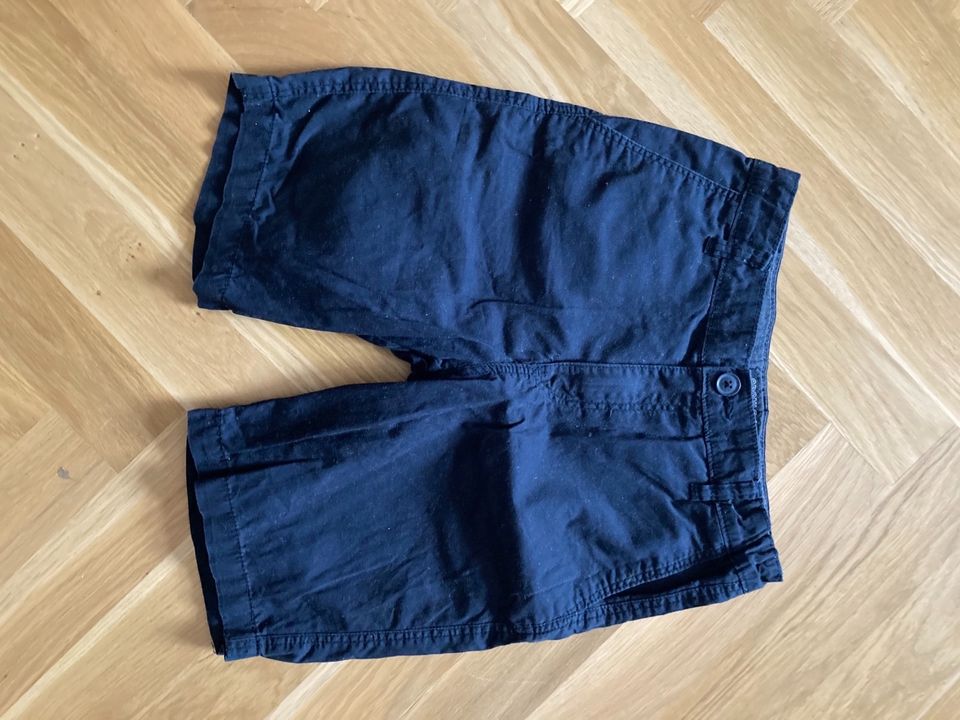 Kurze Hose Shorts Größe 152 in Berlin