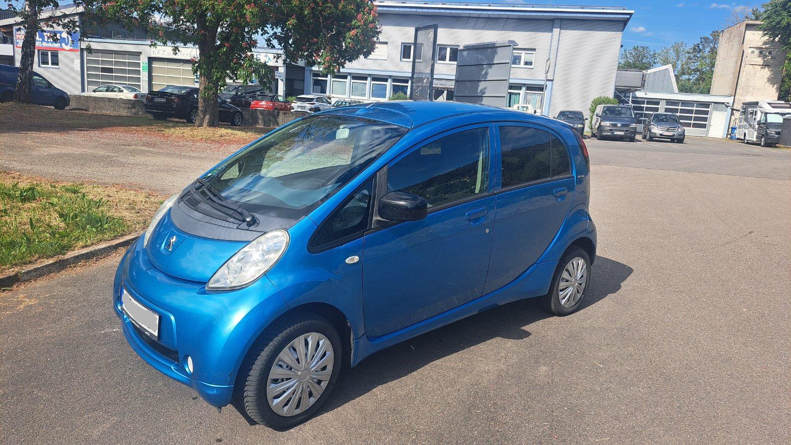 Abbildung des Autos Peugeot Elektro-Auto iOn…