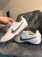 Nike Sneaker Weiß/Silber – Gr. 38,5 Nordrhein-Westfalen - Oelde Vorschau