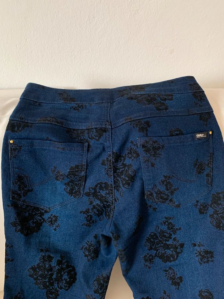 ONLY Jeans/Hosen,Gr.36/S,stretch/slim fit/samt druck in München