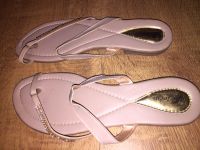 JOENI Brazil Zehentrenner Sandalen Strandschuhe Gr 39 wie 40 NEU Berlin - Treptow Vorschau