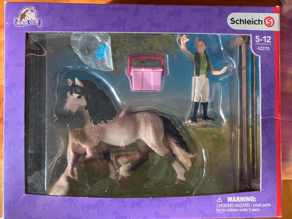 Schleich Pferdehof Horse Club Reitschule Stall in Schwabhausen