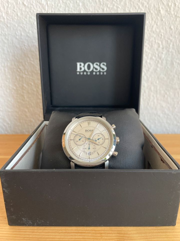 Hugo Boss Herrenuhr Leder schwarz in Darmstadt