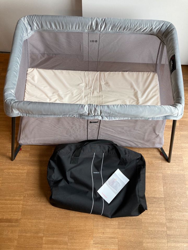 Babybjörn Reisebett Travel Cot Light Silber grau wie NEU in Ingolstadt