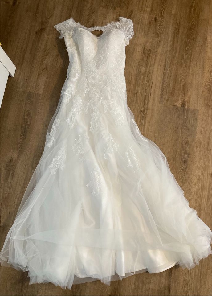 Brautkleid 40/Spitze/Ivory/ Reifrock/ Stola in Lennestadt