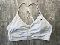 Gymshark ruched sports Bra Gr. 38 weiß Niedersachsen - Seelze Vorschau