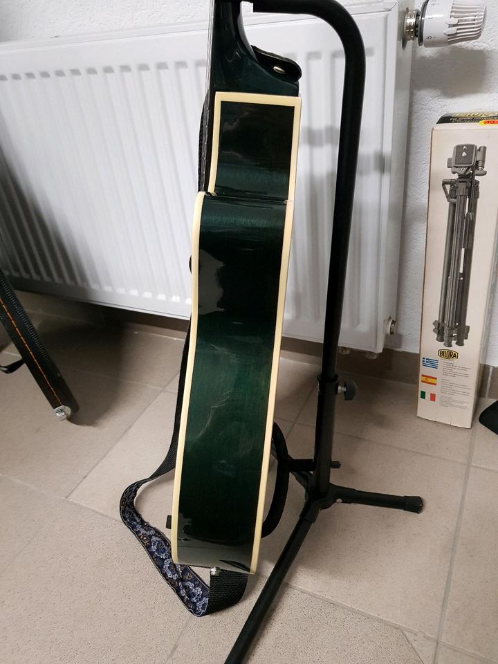 IBANEZ Westerngitarre AE 18 TBU grün mit Koffer in Rudolstadt