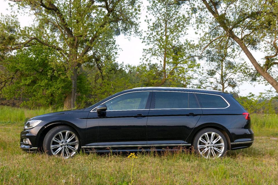 VW Passat R-line 2.0 l TDI, 8fach Bereift TüV neu. Checkheftgepf. in Jatznick