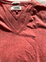 Tommy Hilfiger Jeans T-Shirt Herren Gr. M rot wie NEU V-Auschnitt Nordrhein-Westfalen - Oberhausen Vorschau