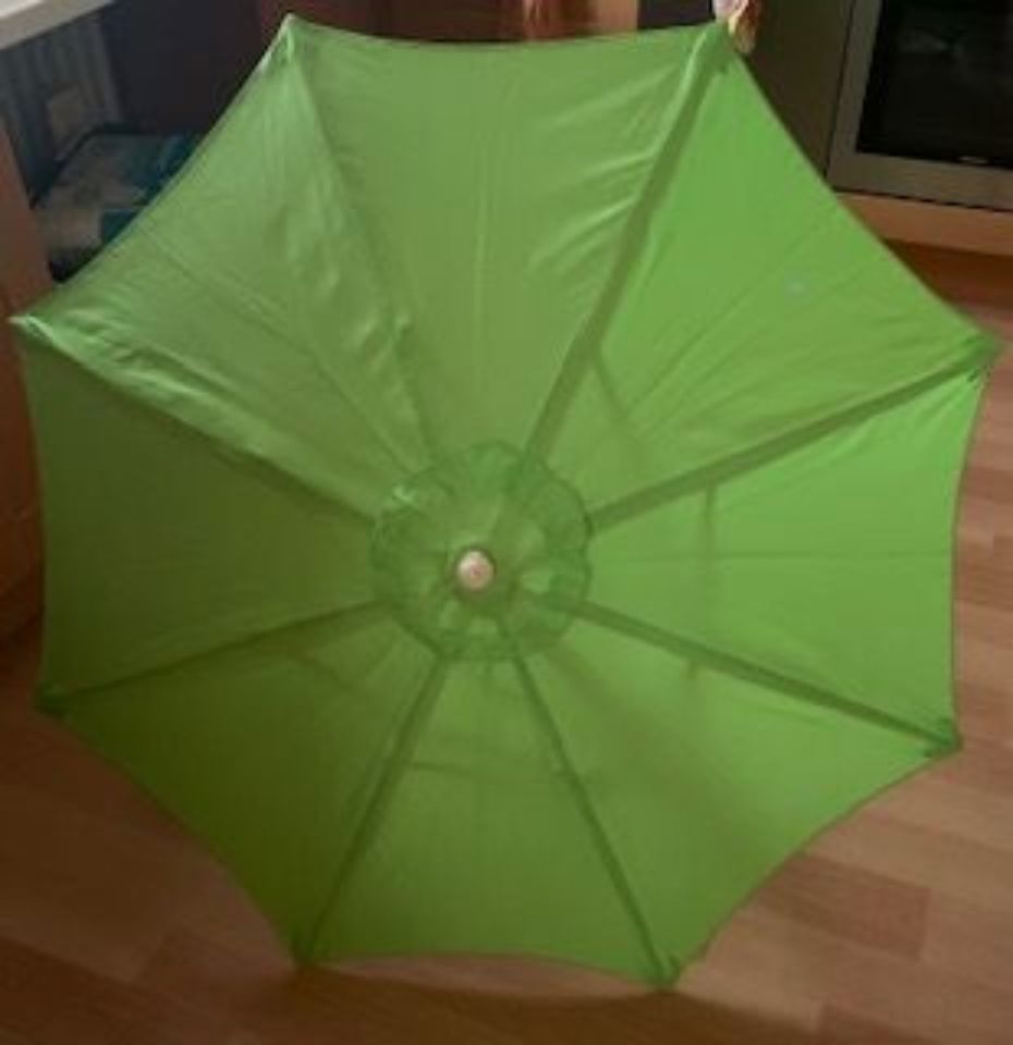 kleiner Sonnenschirm grün, 1,25 m Durchmesser in Schlitz