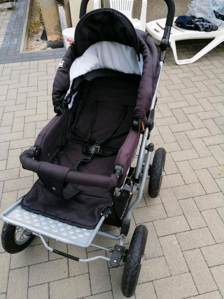 Kinderwagen Buggy mit Lufreifen Luftbereifung in Hosena