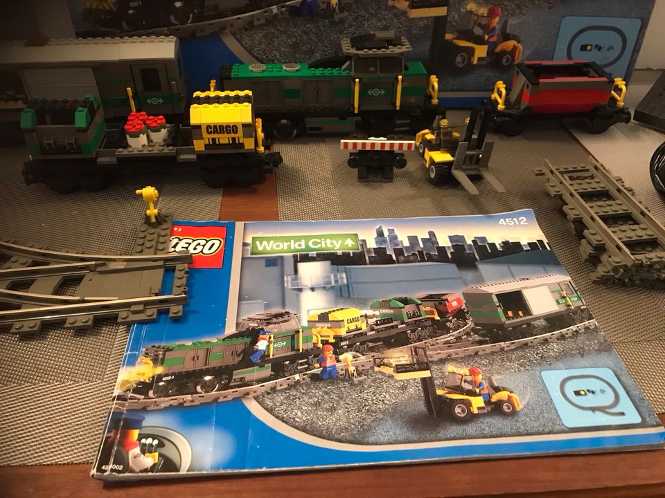 Lego World City 4512 +4513 Eisenbahn 9 Volt komplett OVP + BA in Berlin