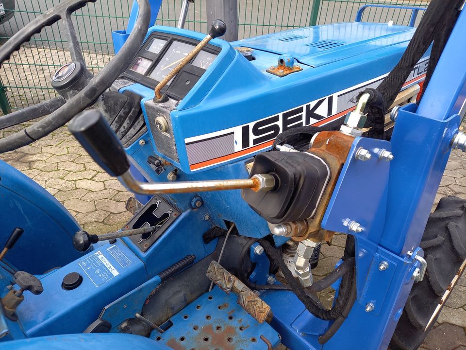 Kleintraktor Iseki TL2100 Allrad und mit HG-Frontlader in Diepenau