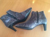 Peter Kaiser Damenstiefelette Leder grau in Größe 5 1/2 (= 39) Hessen - Rodgau Vorschau