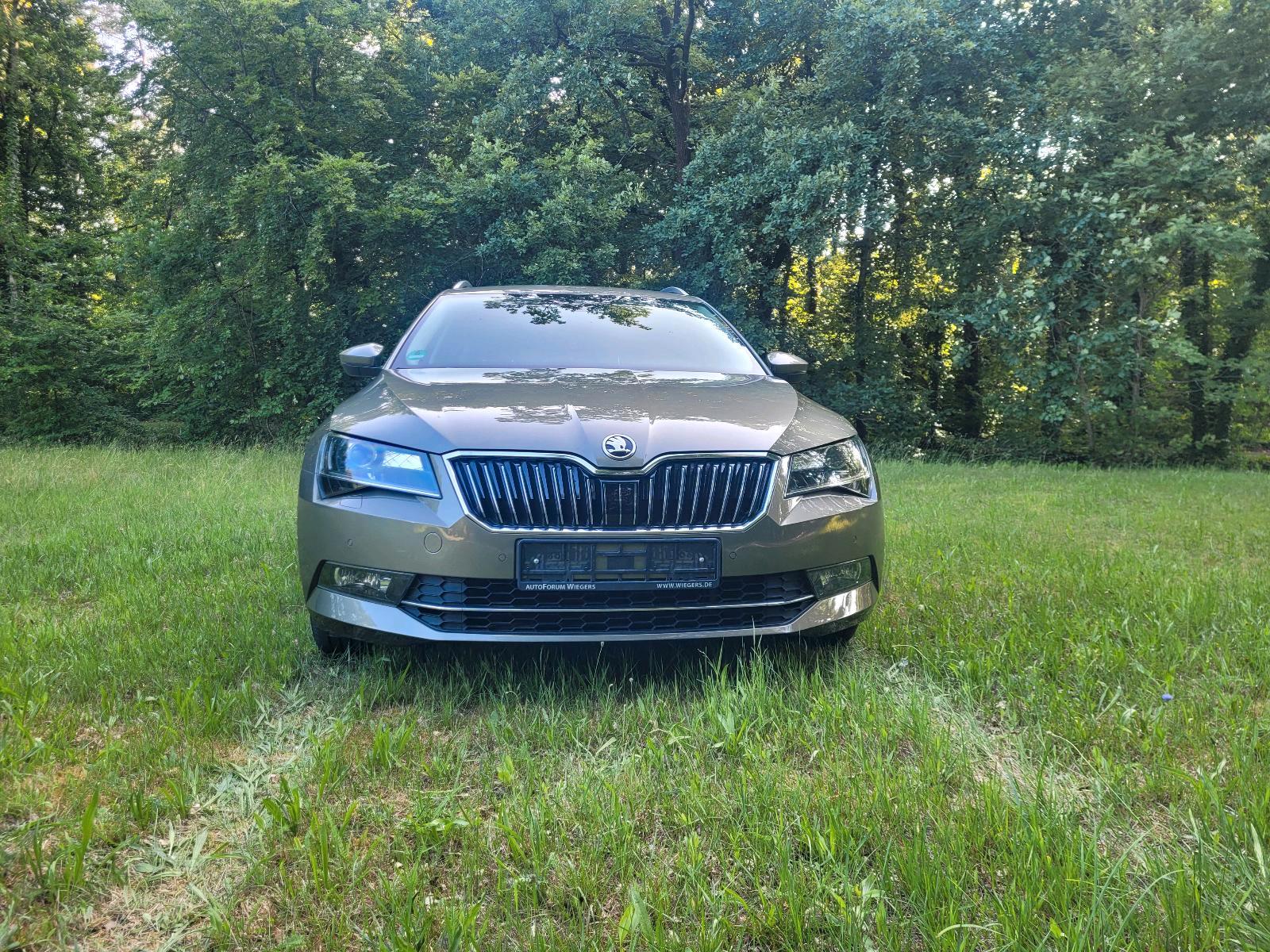 Abbildung des Autos Skoda Superb Combi Style…