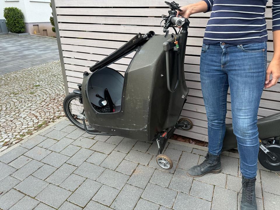 Lastenrad aus Carbon / teilbar und als Anhänger extra nutzbar in Stuttgart