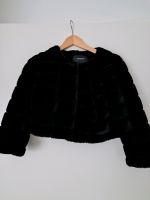 Schwarze kurze Jacke ( flauschig) Brandenburg - Nauen Vorschau