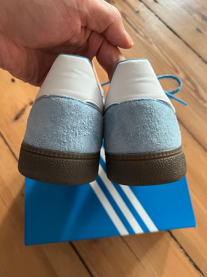 Adidas Spezial sneakers light blue size 44 in Berlin