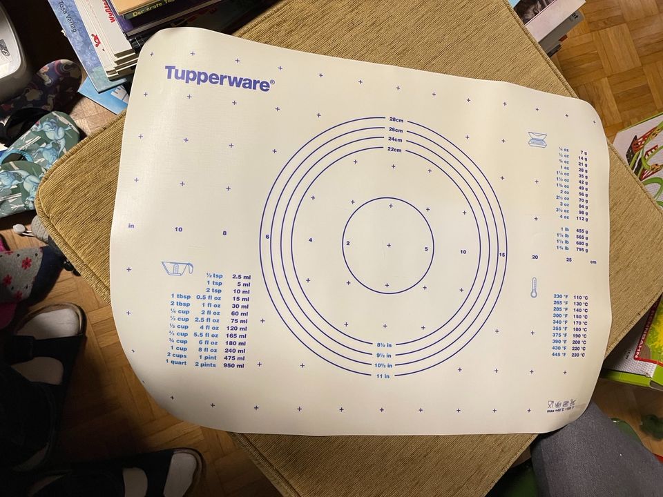 Tupperware Backmatte in Brackel