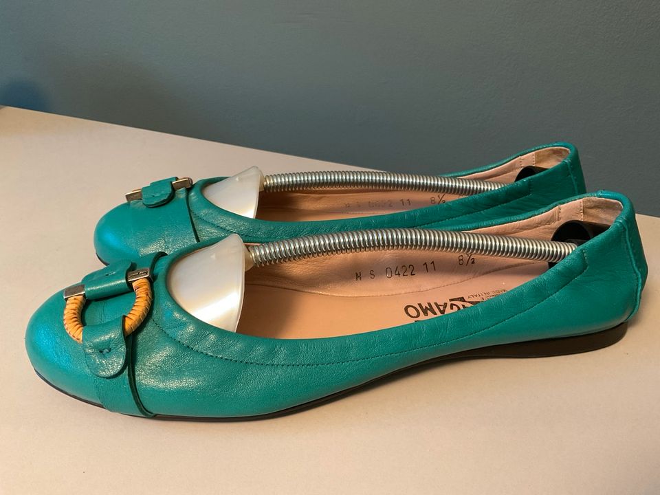 Salvatore Ferragamo Ballerinas in türkis, Größe 39 in München