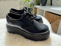 Dr. Martens Schnürschuhe / Schuhe Plateau  Glattleder Gr. 38 -Top Hannover - Mitte Vorschau