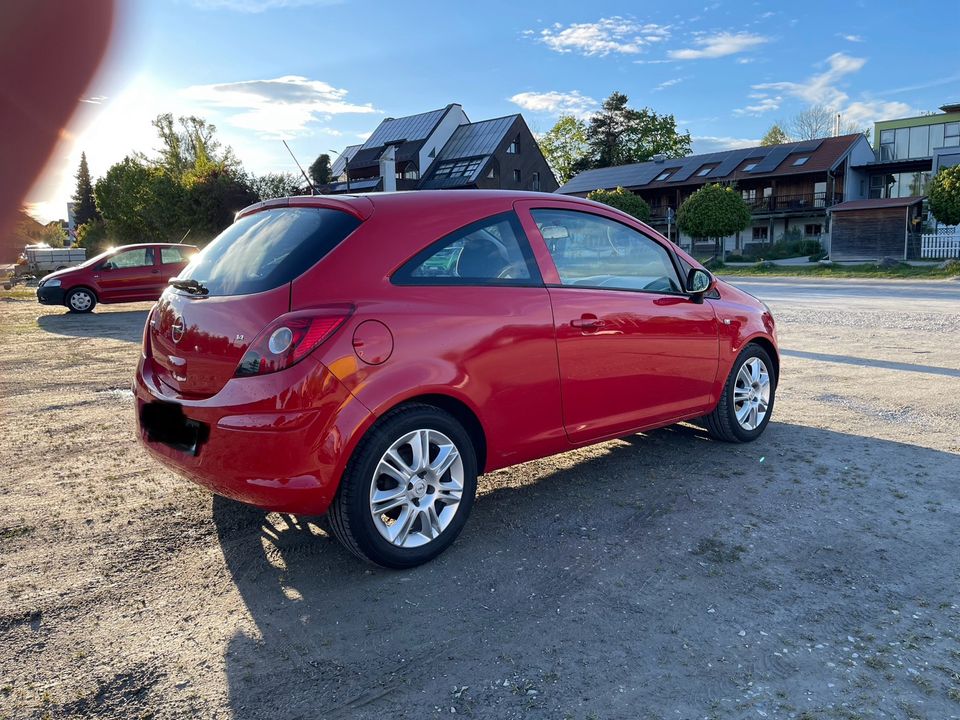 Opel Corsa D 1,4 in Anzing