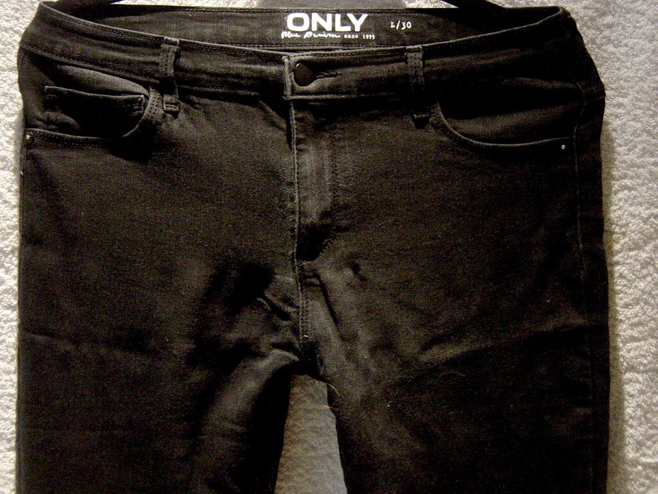 Only Jeans in schwarz, Gr. L, 40, Stretch, W 30, schmale Beinform in München