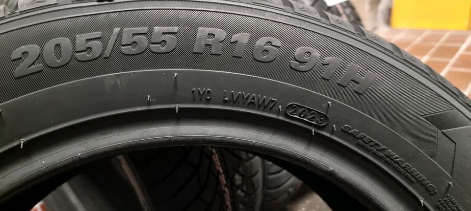 Winterreifen 205/55 R16 91H Kumho Winter Craft WP52 neu in Lage