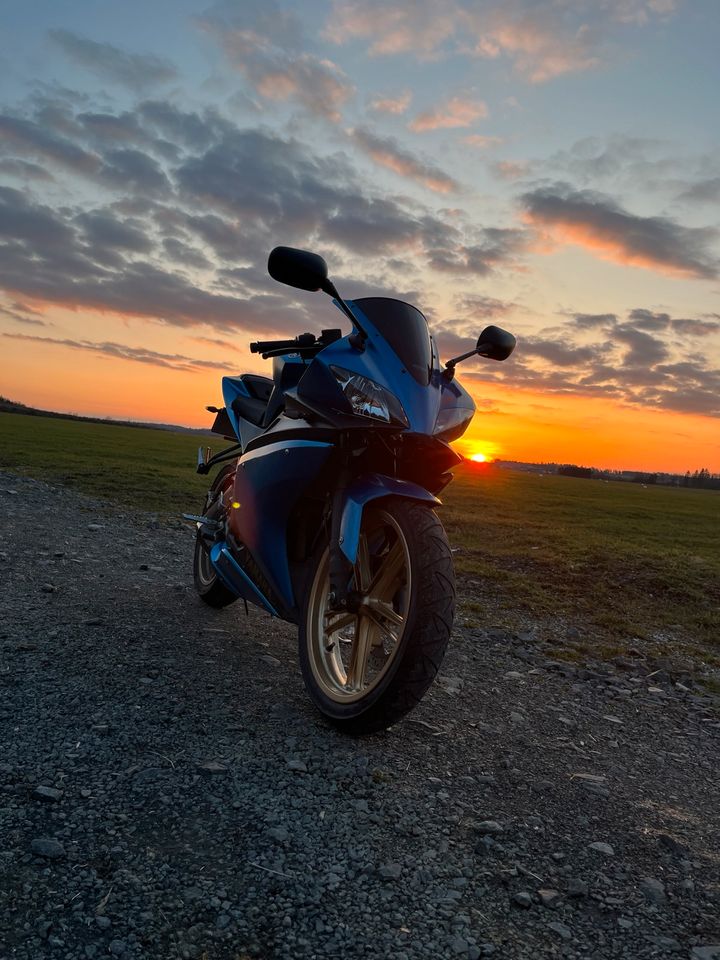 Yamaha yzfr 125 in Breitscheid