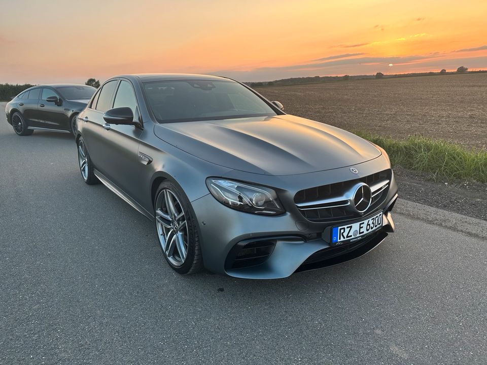 E63 AMG ab 18 mieten Autovermietung Mietwagen Sportwagen in Hamburg