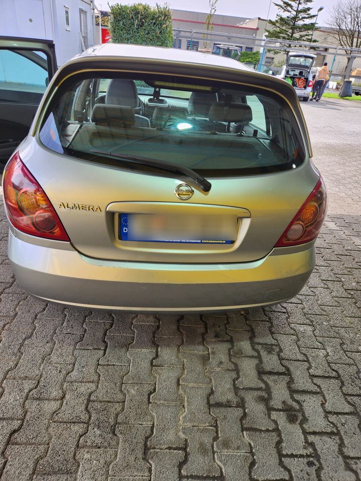 Nissan Almera in Hürth