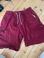 Rote kurze Hose Schleswig-Holstein - Lübeck Vorschau