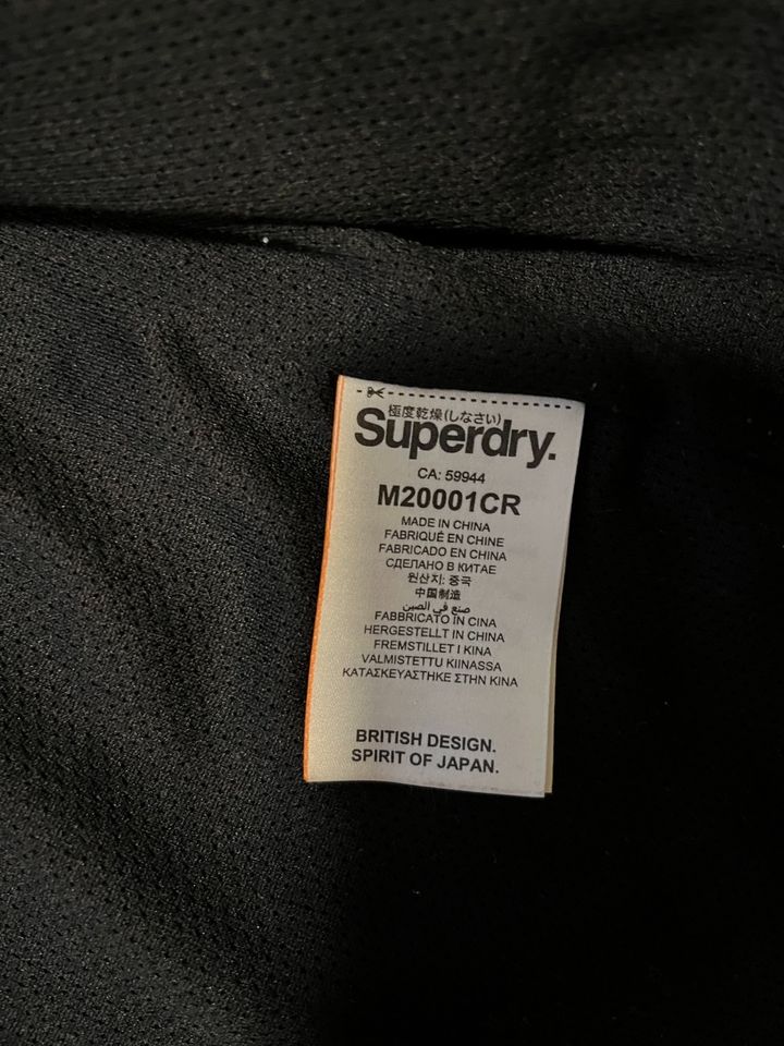 Superdry Jacke Felloptik Größe L in Stockstadt