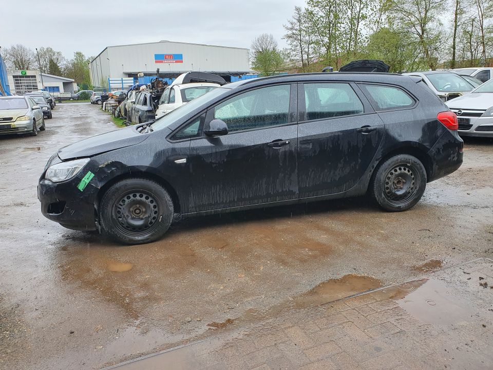 Opel Astra J Außenspiegel links Schwarz Z22C Bj.2012 in Bremervörde