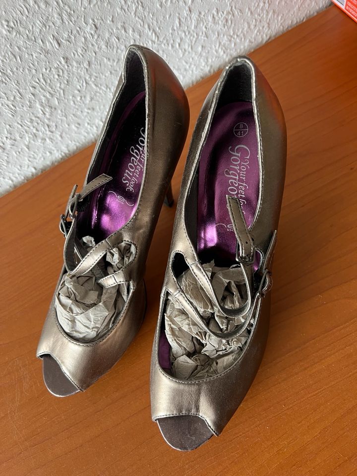 Goldfarbene High Heels von Gorgeous in Gr. 41 Neu in Rheine