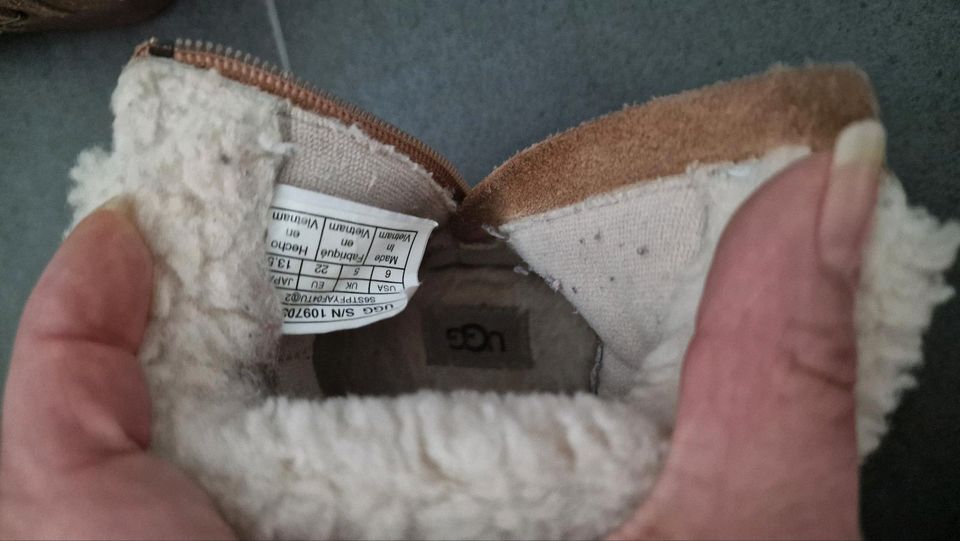 UGG Stiefel für Kinder in Lehrte