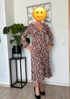 Amisu Kleid Sommerkleid langarmkleid geblümt 36 s wickelkleid Bayern - Salching Vorschau