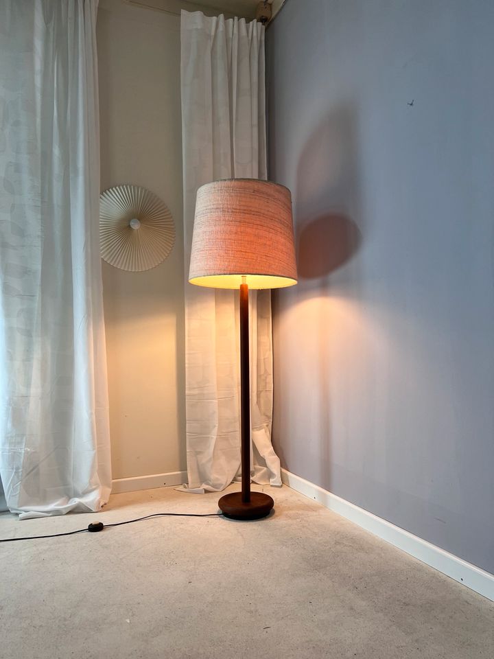 DOMUS Stehlampe Teak Vollholz und Naturwolle Schlafzimmerlampe Designerlampe Vintage in Berlin