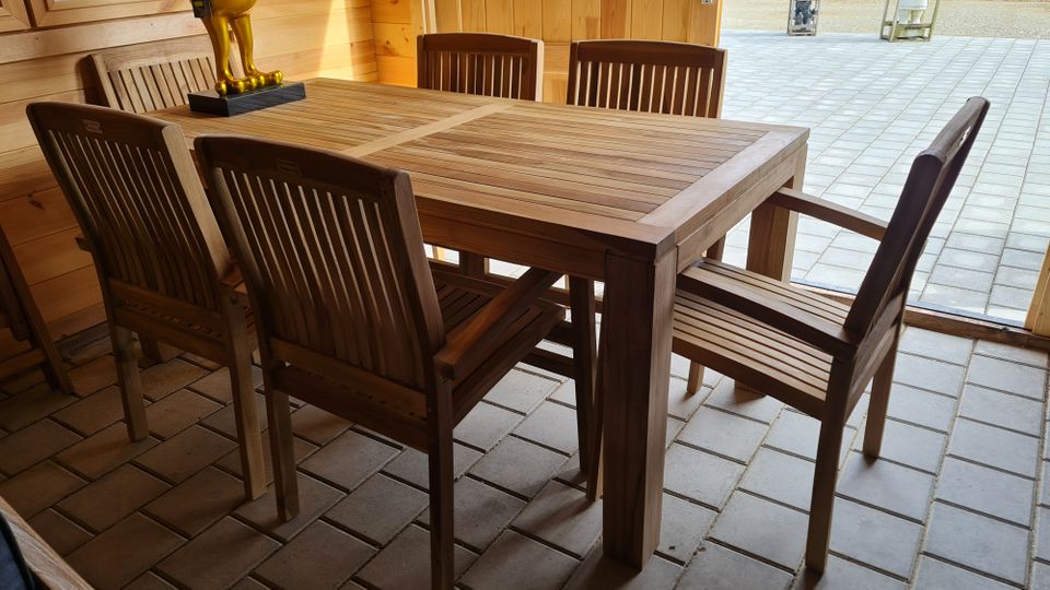 Sitzgruppe Teak Teaktisch 180x90cm + 6 Teaksessel Stapelsessel in Riedlingen