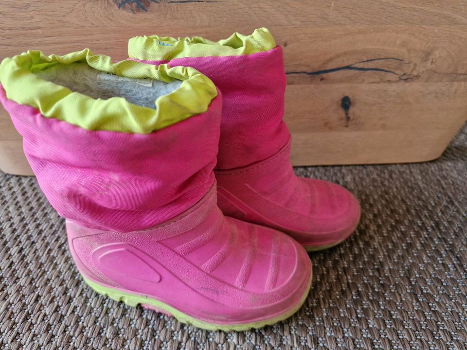 Schuhe Gr. 25 Mädchen Stiefel Halbschuhe Sandalen Crocs in Iggensbach